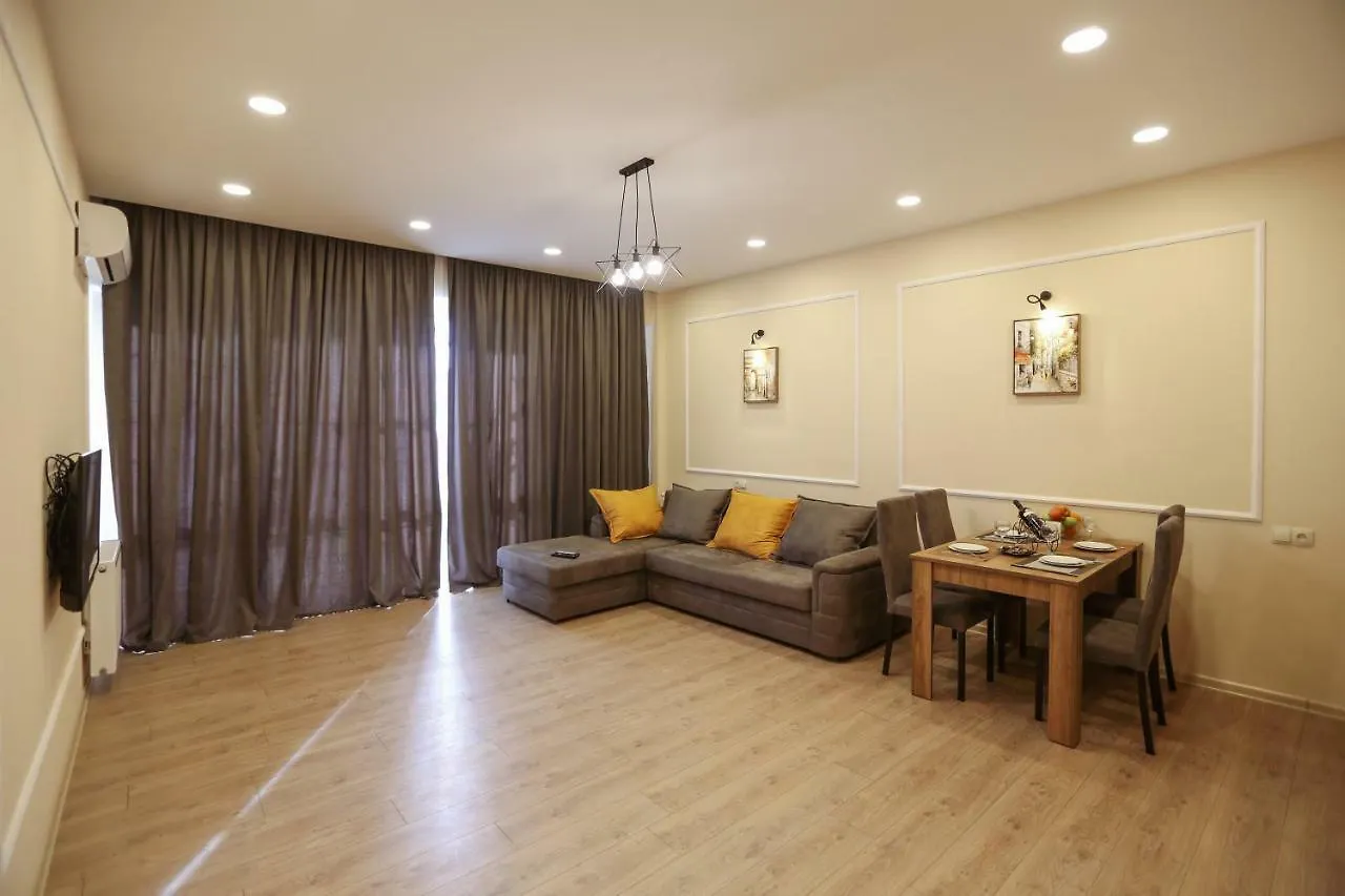 Cozy Apartments In Old Tbilisi 0*,